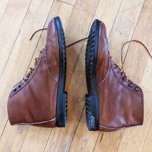 Vintage 80s cognac leather white mountain boots